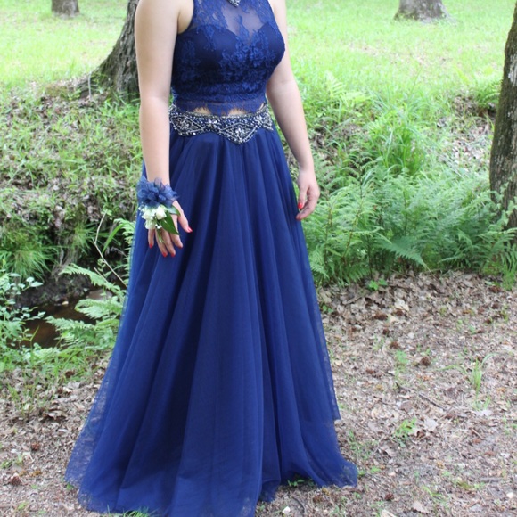Prom dress - Picture 3 of 7